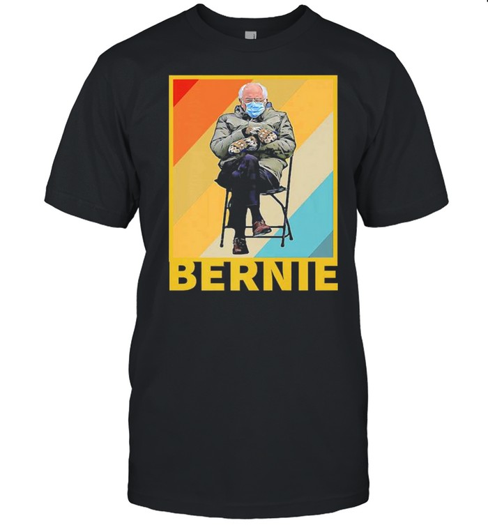 Bundled Up Bernie Meme Funny Mittens Sitting In Chair shirt Classic Men's T-shirt