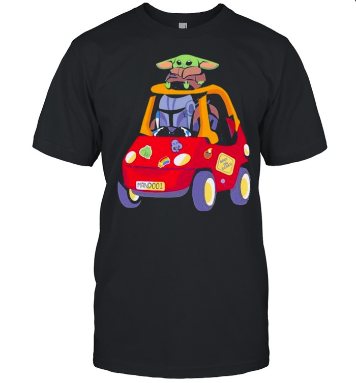 Baby on board the mandalorian driving car yoda shirt Classic Men's T-shirt
