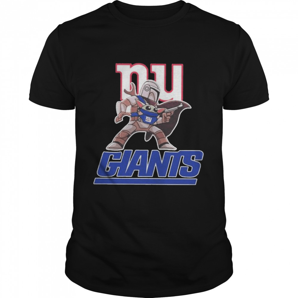 The Mandalorian hug Baby Yoda New York Giants shirt Classic Men's T-shirt